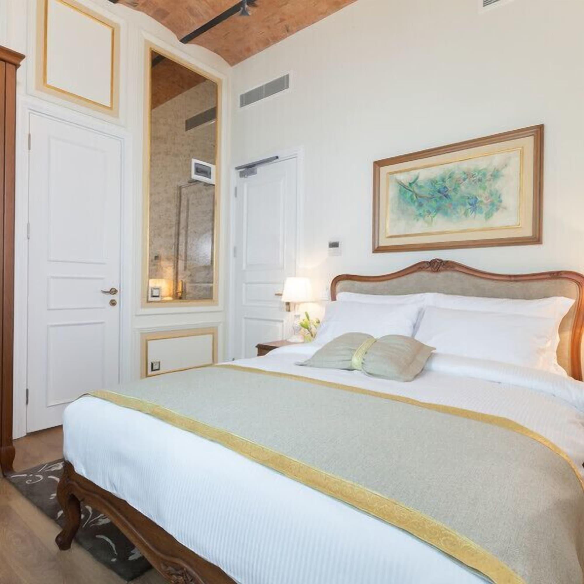 Pera Parma Otel 4*